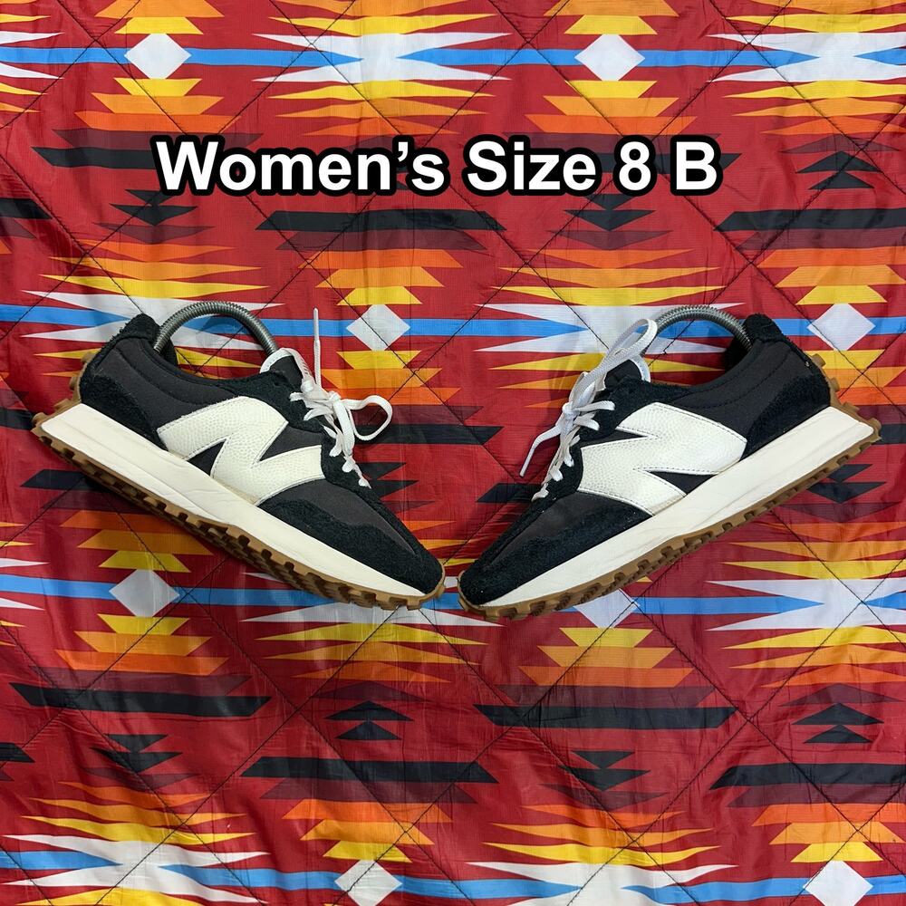 New Balance 327 Shoes Womens Size 8 B Black Suede Gum Bottom WS327BL